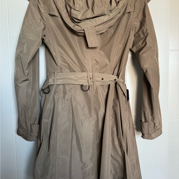 Burberry Brit Tan Rain Coat - Picture 7 of 9